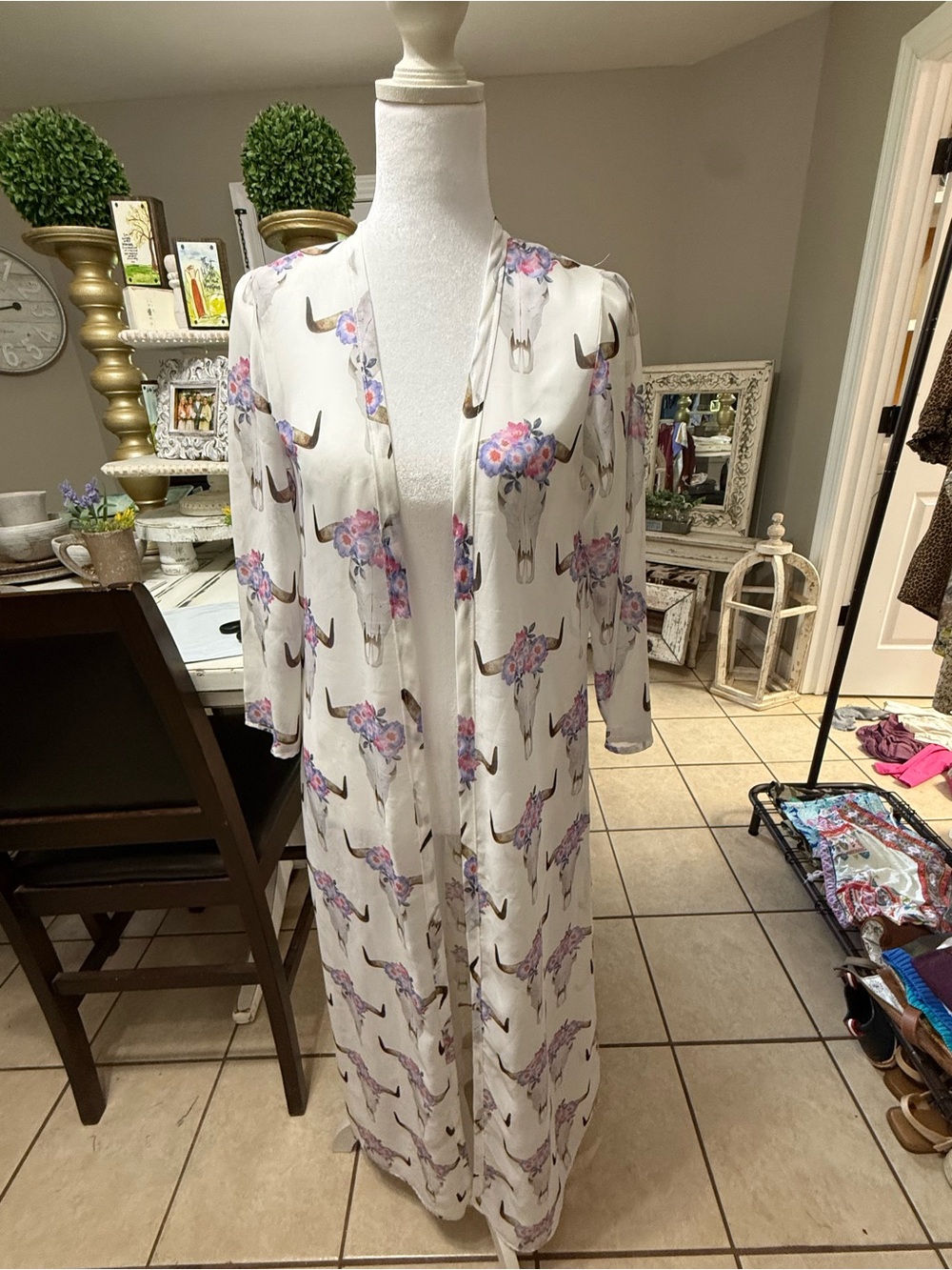 Show Me Your MuMu Cream Floral Skull Duster - Picture 2 of 7